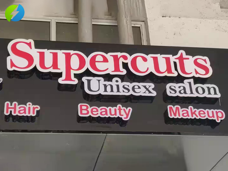 How Does A Supercuts Franchise Function?